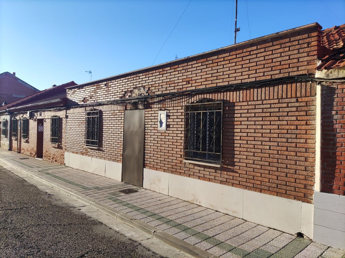 Exterior view of House or chalet for sale in Palencia Capital  with Terrace