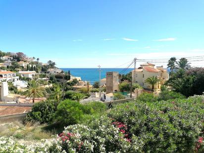 Vista exterior de Casa o xalet en venda en Calpe / Calp amb Aire condicionat, Calefacció i Jardí privat