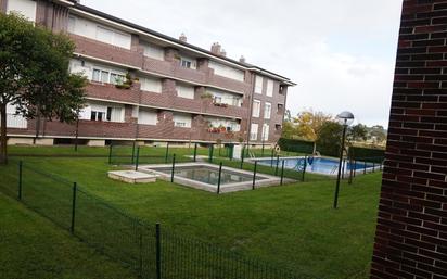 Piscina de Apartament en venda en Bárcena de Cicero amb Calefacció, Terrassa i Piscina comunitària