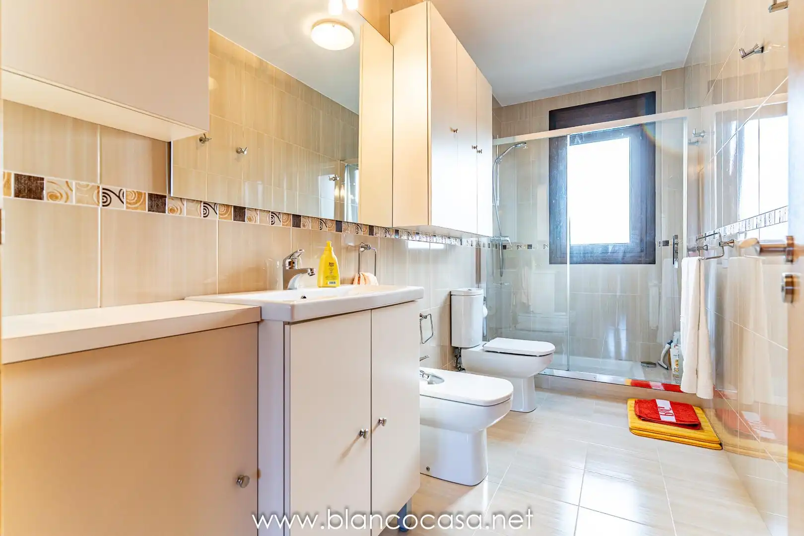 Baño de Casa o chalet en venta en Carballo con Calefacción, Trastero y Amueblado