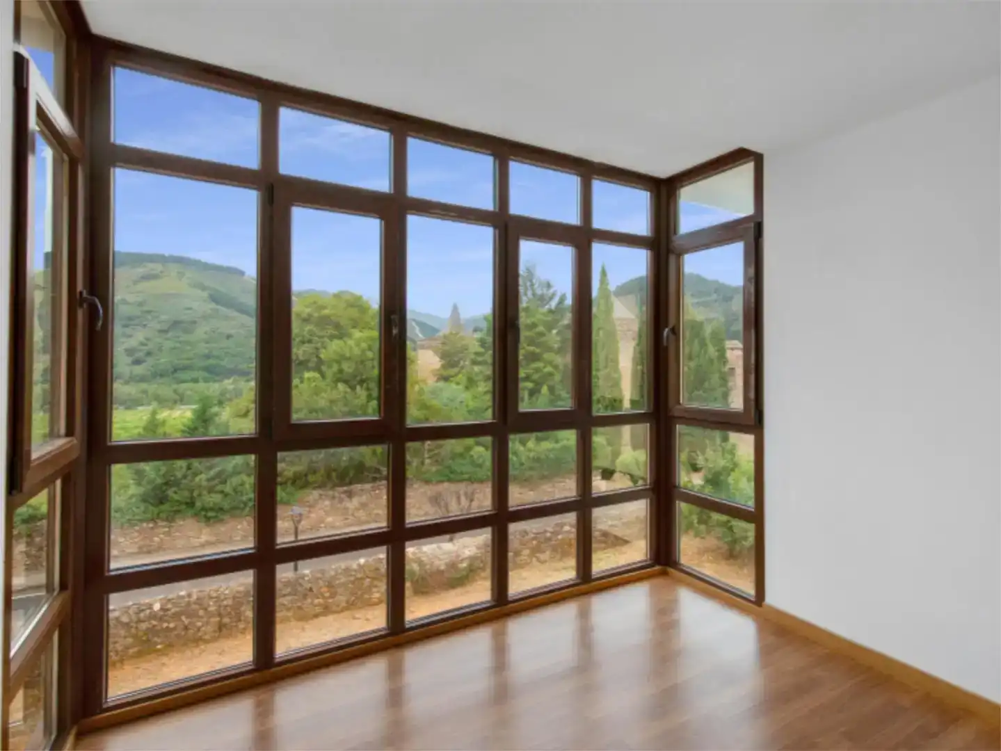 Vista exterior de Piso en venta en Villafranca del Bierzo, León