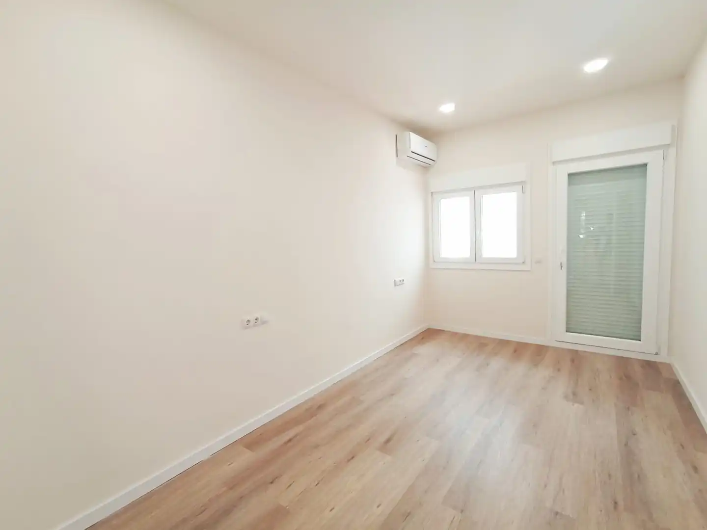Habitación de Oficina de alquiler en Terrassa con Aire acondicionado y Calefacción