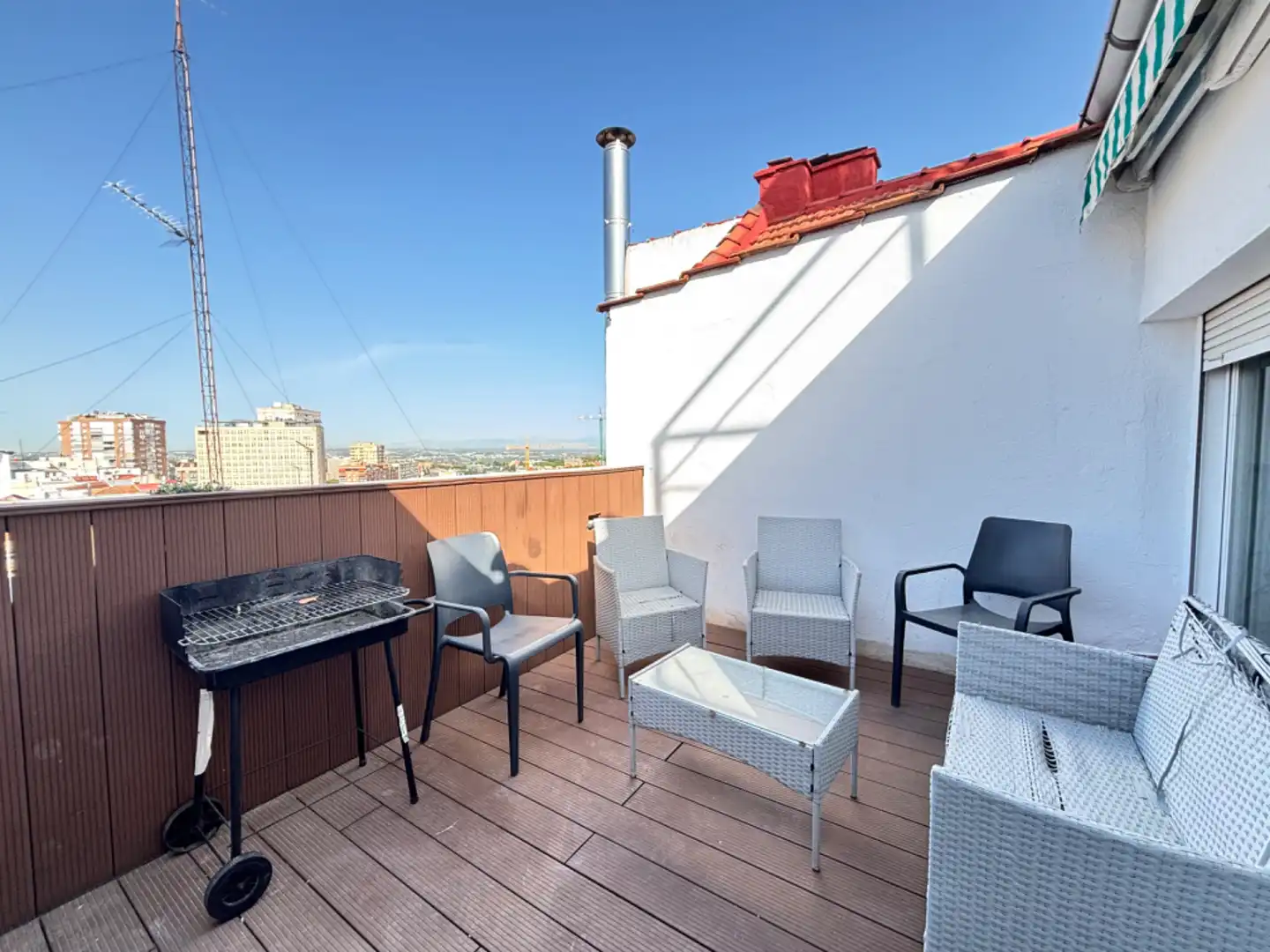 Terrassa de Pis de lloguer en Madrid amb Calefacció, Terrassa i Moblat