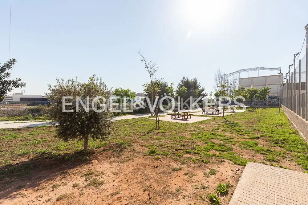 Piso en venta en Tavernes Blanques con Aire acondicionado, Calefacción y Terraza