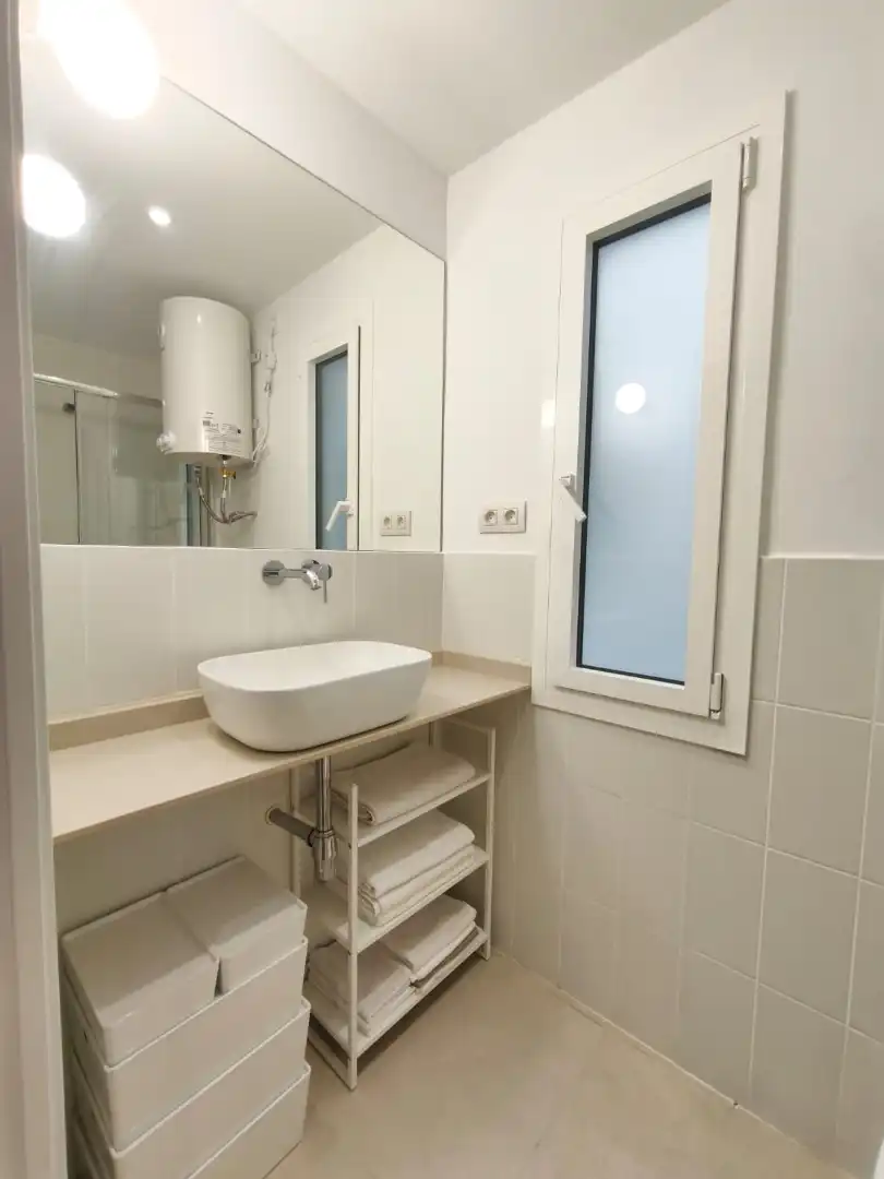 Bathroom of Flat for sale in Barcelona  with Air Conditioner