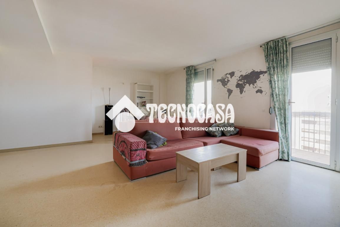Sala d'estar de Pis en venda en Sant Adrià de Besòs amb Traster i Balcó