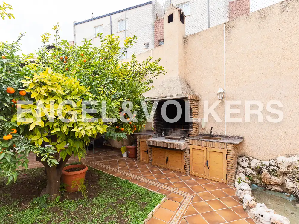 Terrassa de Casa o xalet en venda en Aldaia amb Aire condicionat, Calefacció i Jardí privat