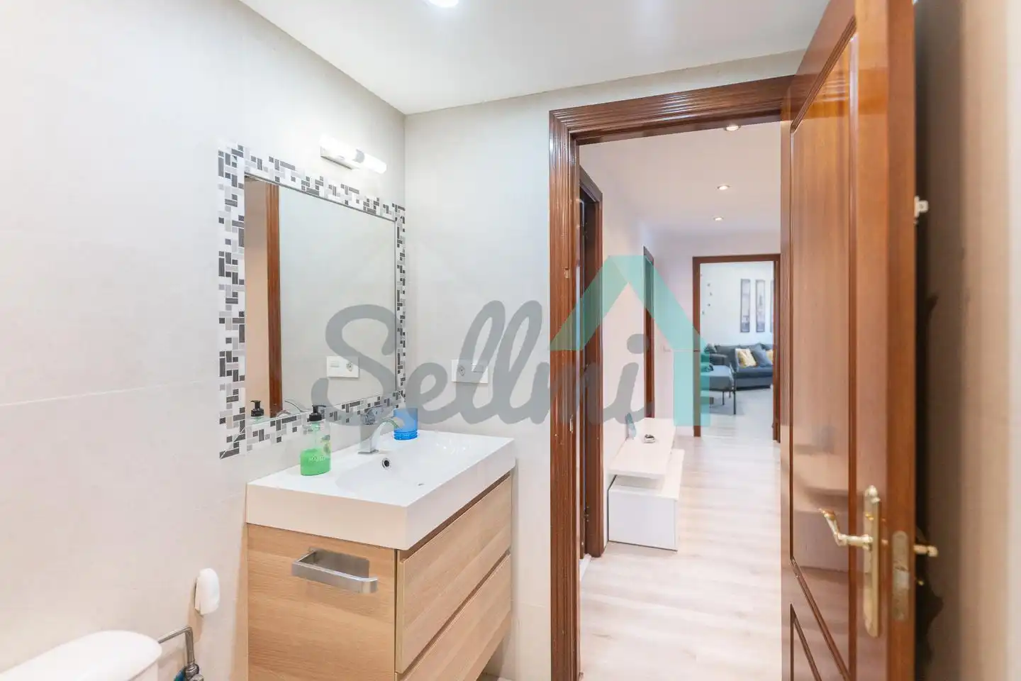 Bathroom of Flat for share in Oviedo   with Heating, Furnished and Internet