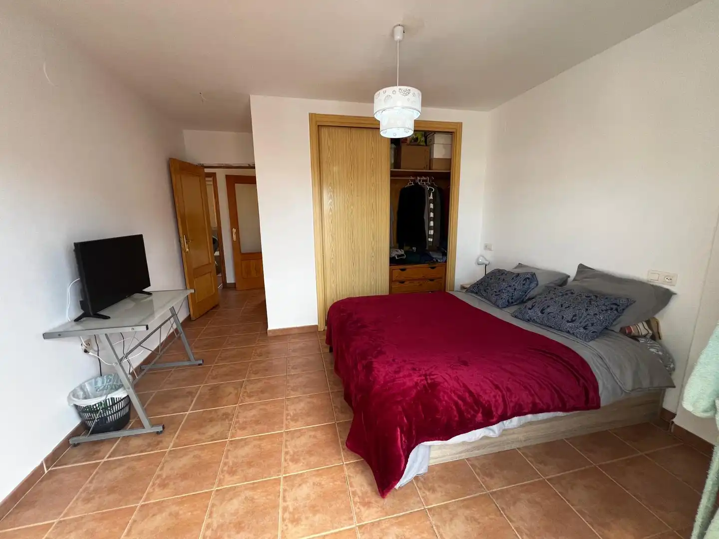 Dormitori de Casa adosada en venda en Vélez-Málaga amb Terrassa, Traster i Piscina comunitària
