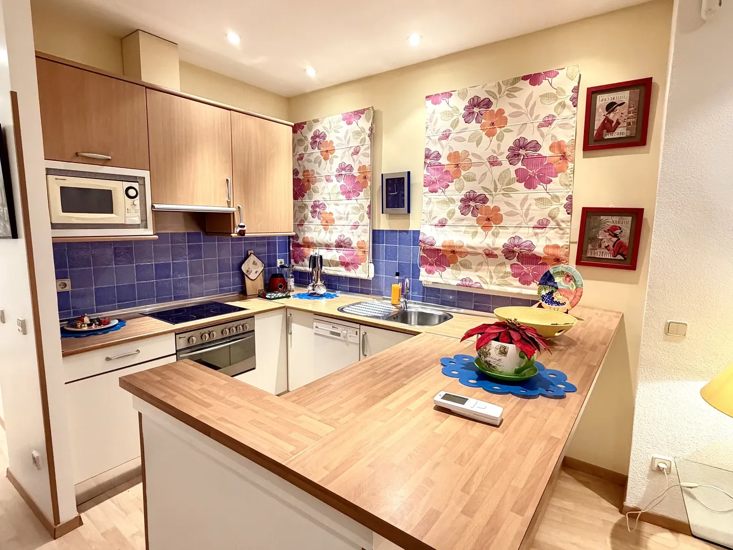 Cuina de Apartament de lloguer en  Madrid Capital amb Aire condicionat, Calefacció i Moblat