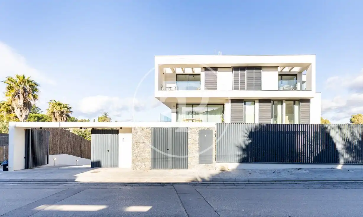 Exterior view of Flat for rent in Cerdanyola del Vallès  with Air Conditioner, Heating and Terrace