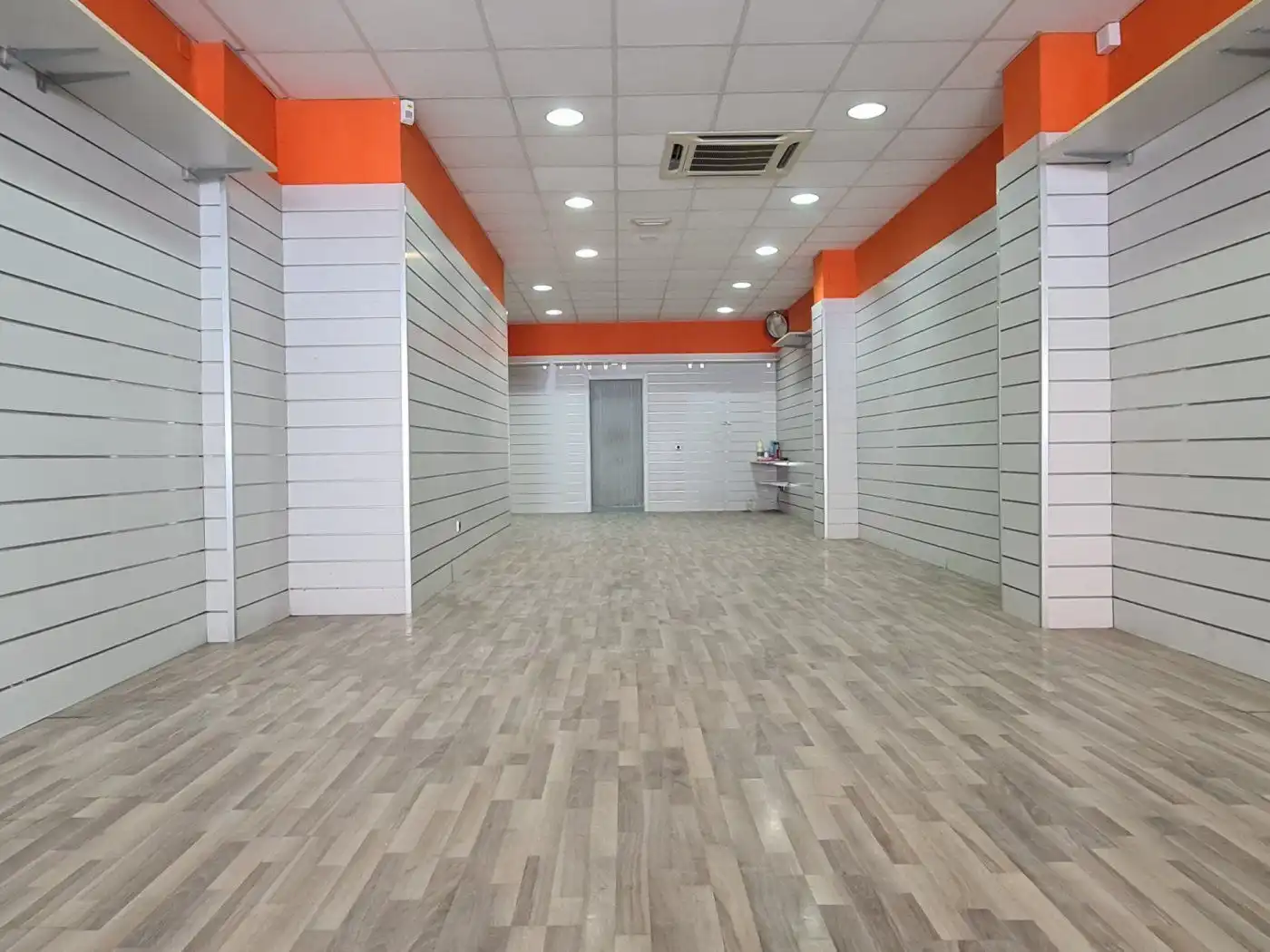 Local comercial de lloguer a Carrer de Covadonga