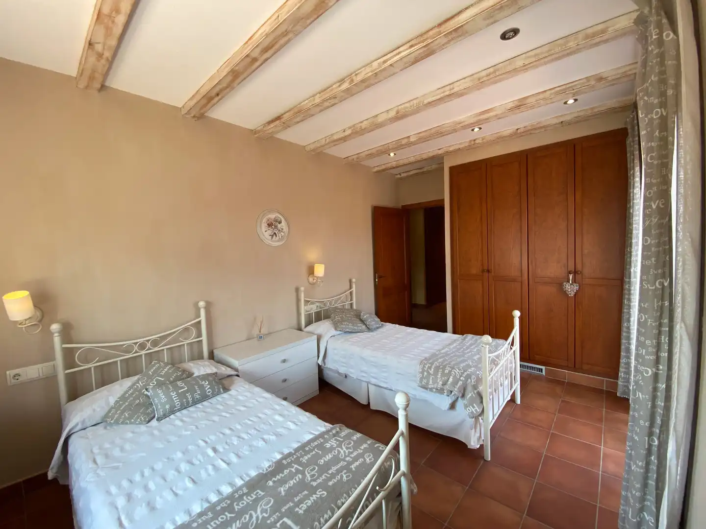 Habitación de Casa o chalet en venta en Mont-ras con Aire acondicionado, Calefacción y Jardín privado