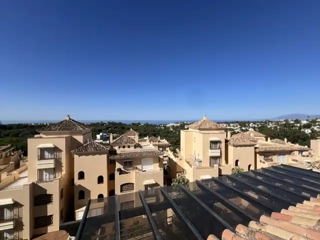 Außenansicht von Dachboden zum Verkauf in Marbella mit Klimaanlage, Heizung und Terrasse