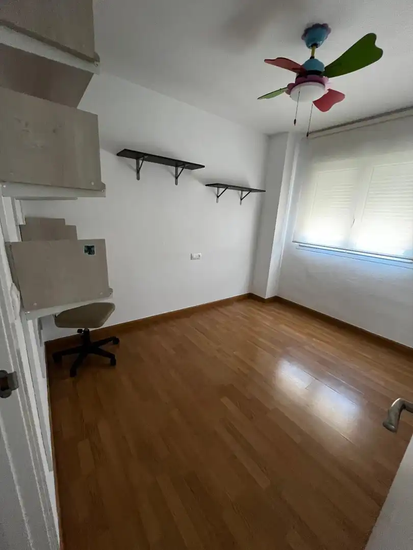Bedroom of Flat for rent in Córdoba  with Air Conditioner, Heating and Parquet flooring