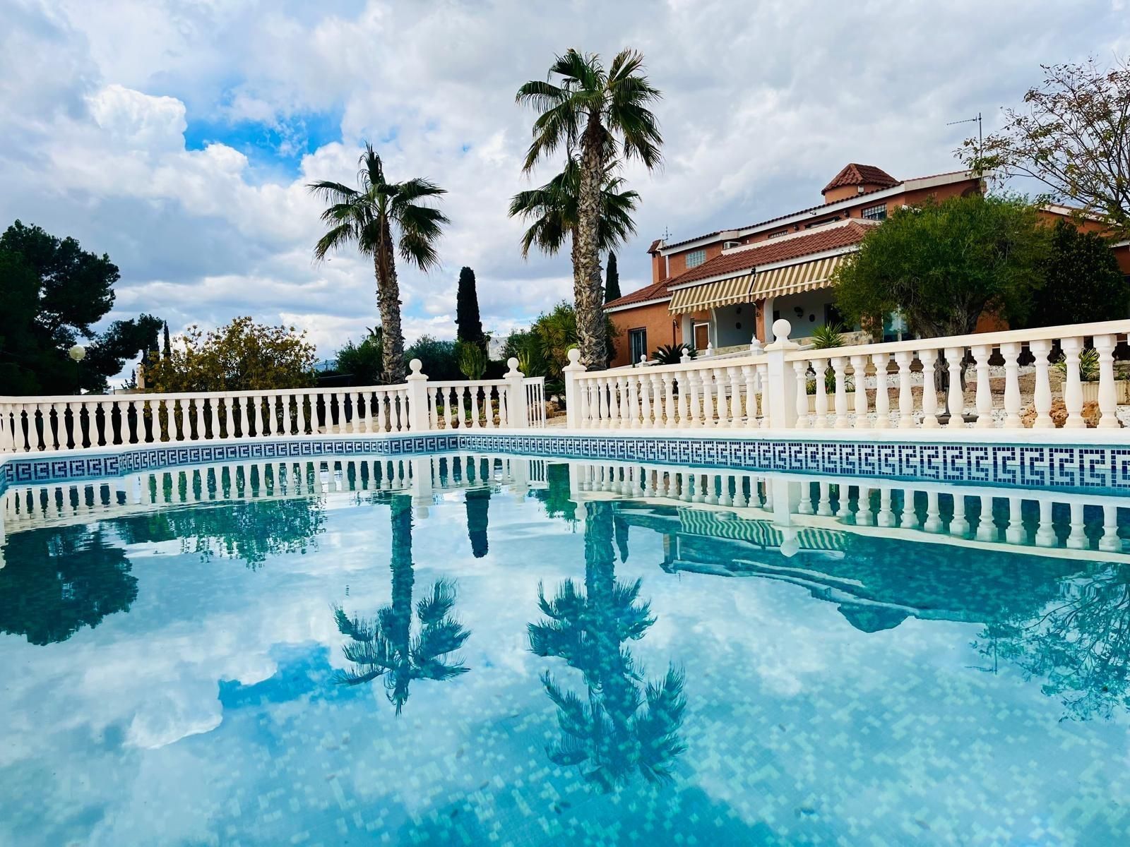 Piscina de Casa o chalet en venta en Elche / Elx con Aire acondicionado, Calefacción y Jardín privado