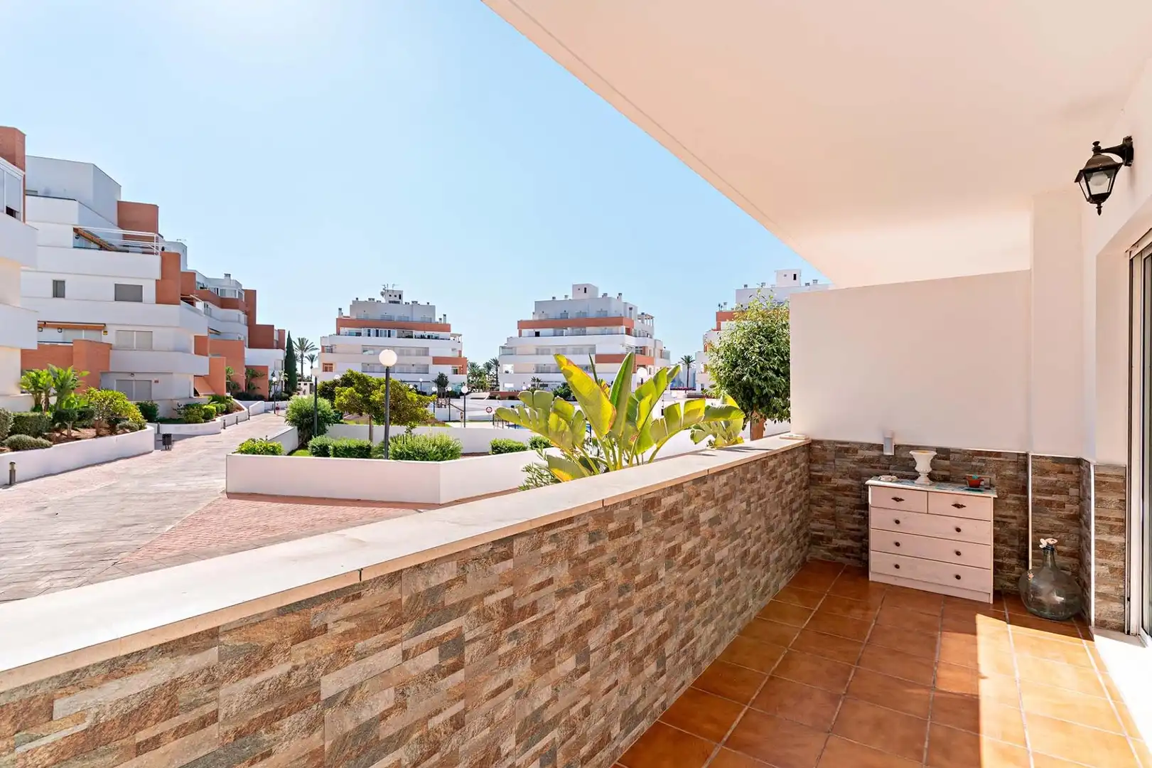 Terraza de Planta baja en venta en Roquetas de Mar con Aire acondicionado, Calefacción y Jardín privado
