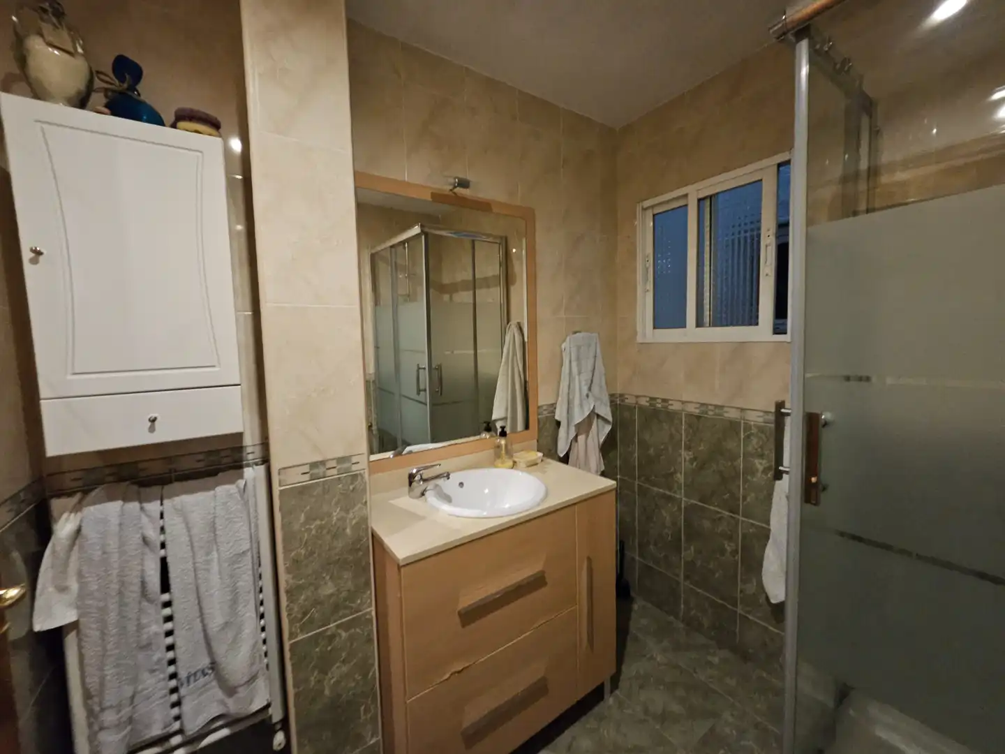 Bathroom of Flat for rent in Madrid  with Air Conditioner, Heating and Furnished