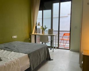 Dormitori de Apartament per a compartir en  Sevilla Capital amb Balcó