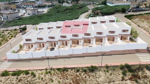 Foto 2 de Casa adosada en venta en Gloria Fuertes, Antas, Almería