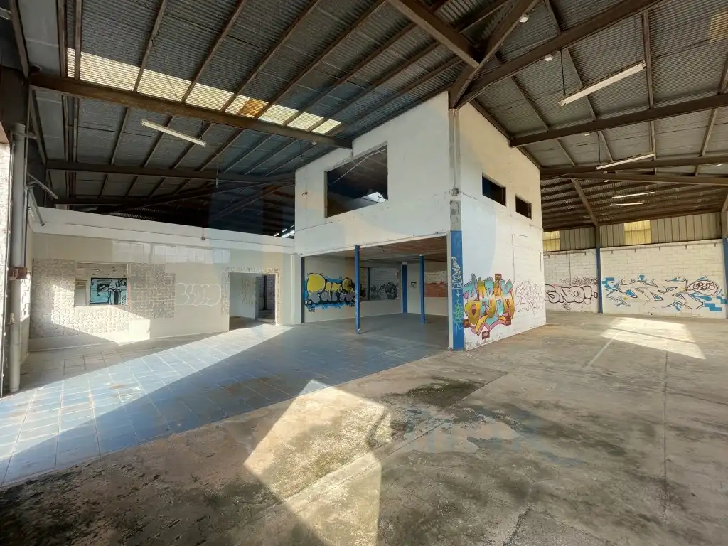 Nau industrial en venda a L'Ampolla