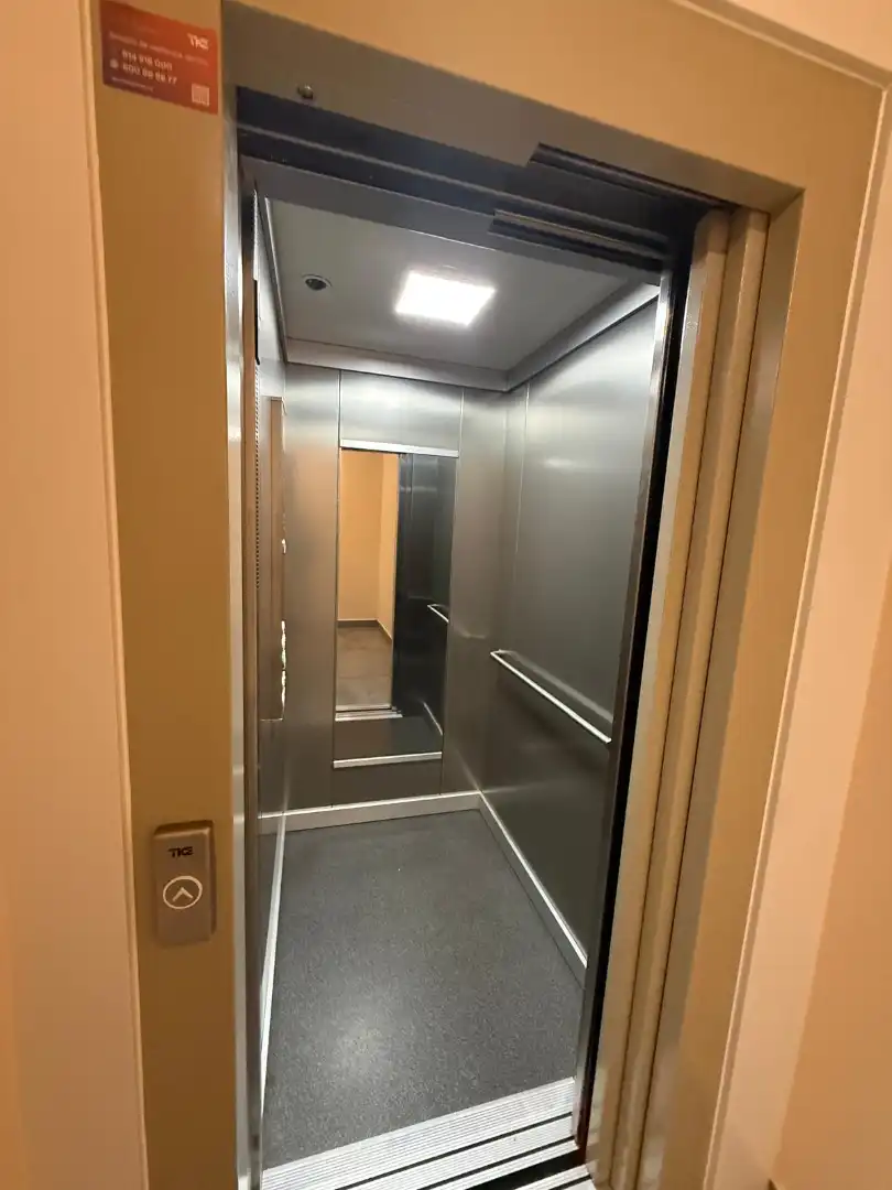 Flat for sale in Madrid  with Air Conditioner and Heating