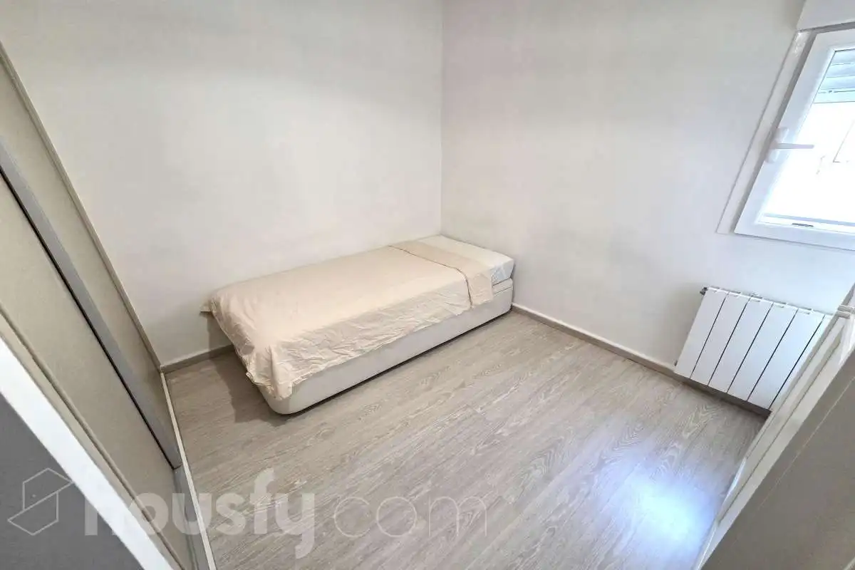 Schlafzimmer von Wohnung zur Miete in Madrid mit Klimaanlage, Heizung und Möbliert