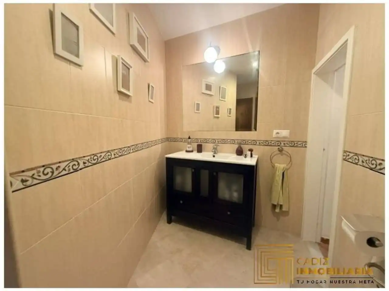 Badezimmer von Wohnung zum Verkauf in Cádiz mit Klimaanlage