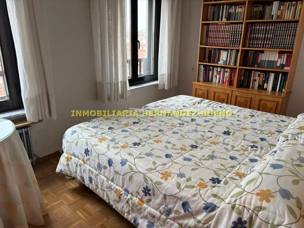 Bedroom of Flat for sale in Salamanca  with Heating and Balcony