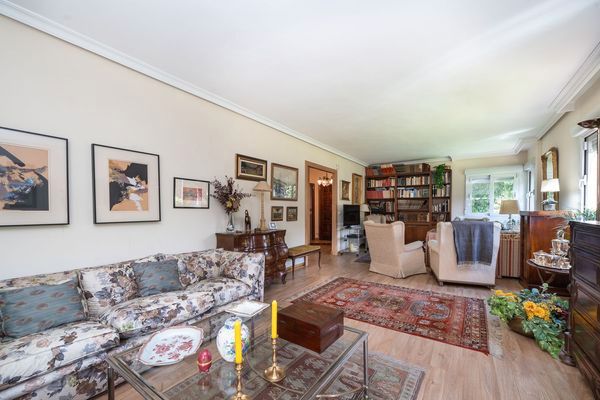Sala de estar de Casa o chalet en venta en  Madrid Capital con Jardín privado