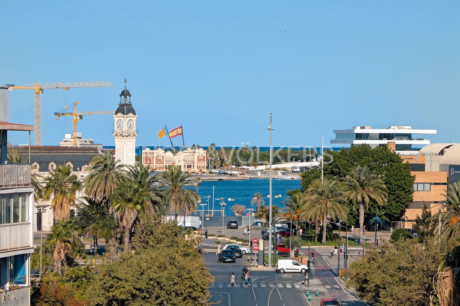 Exterior view of Apartment for sale in  Valencia Capital  with Air Conditioner, Heating and Furnished