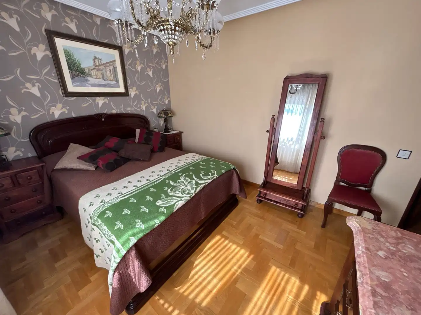 Habitación de Piso de alquiler en Oviedo  con Calefacción, Parquet y Amueblado