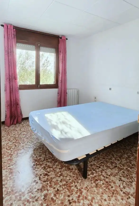 Habitación de Casa adosada de alquiler en Terrassa con Calefacción, Terraza y Internet