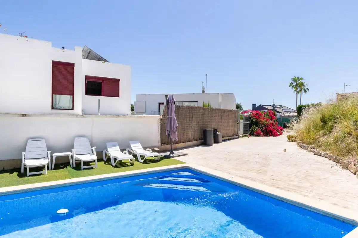 Swimming pool of Houses for sale in Chiva  with Heating, Private garden and Storage room
