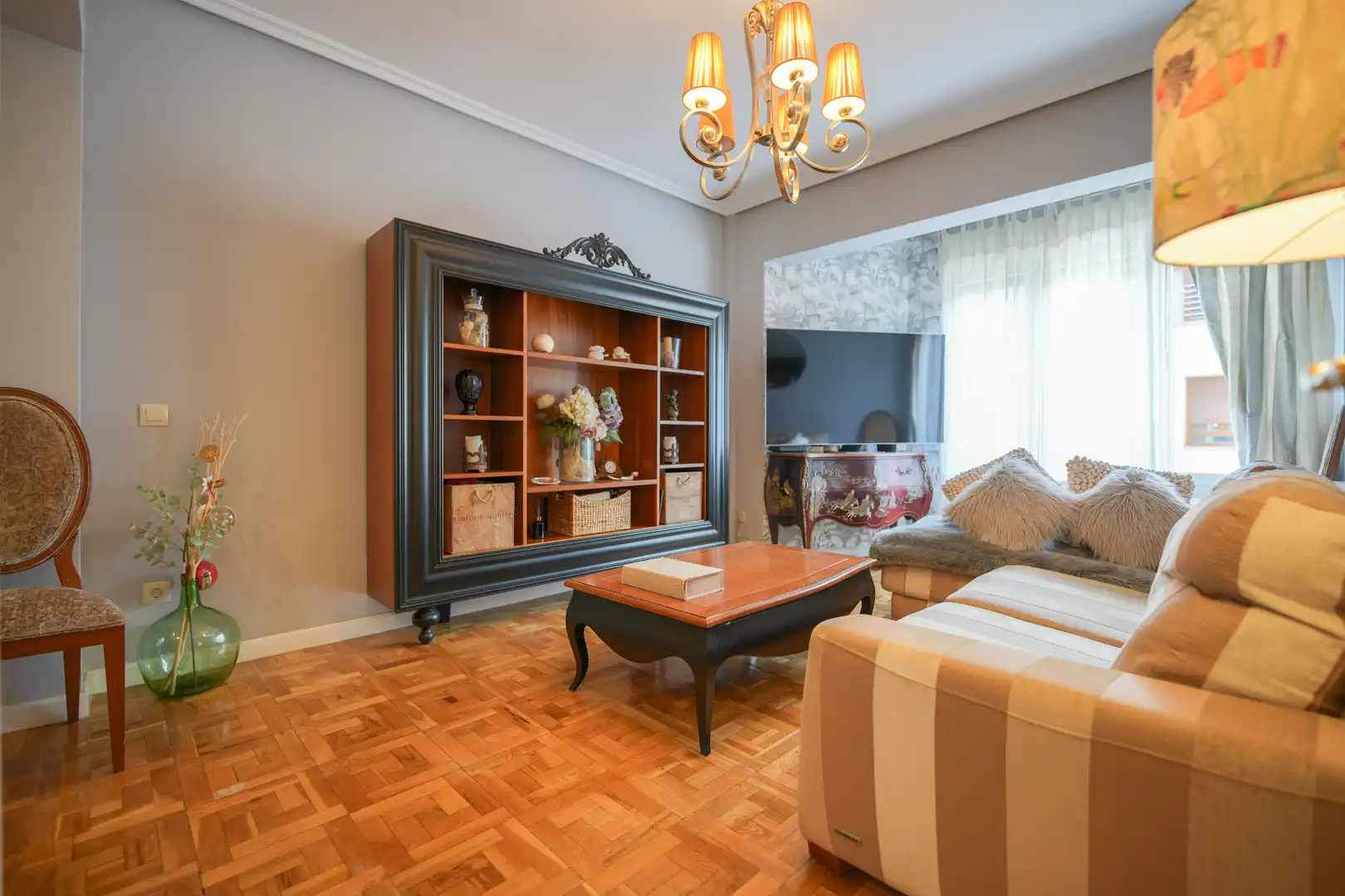 Sala d'estar de Pis en venda en Valladolid amb Calefacció, Parquet i Forn