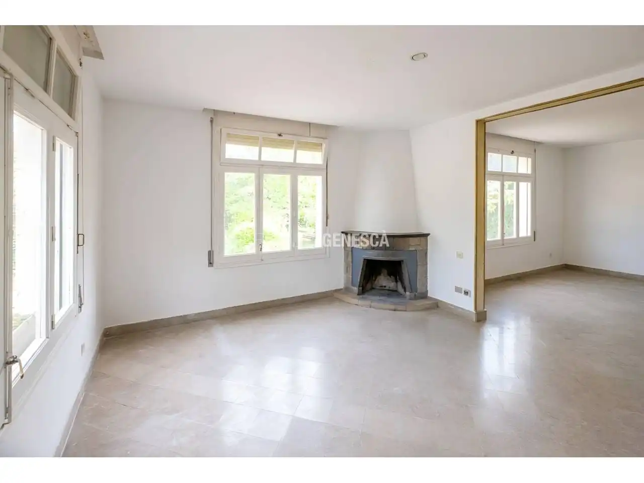 Sala d'estar de Casa o xalet en venda en Matadepera amb Jardí privat i Terrassa