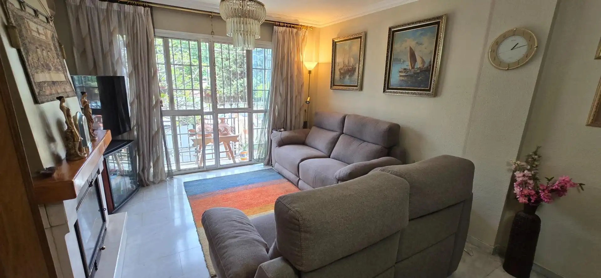 Sala d'estar de Casa adosada en venda en Málaga amb Aire condicionat, Calefacció i Jardí privat