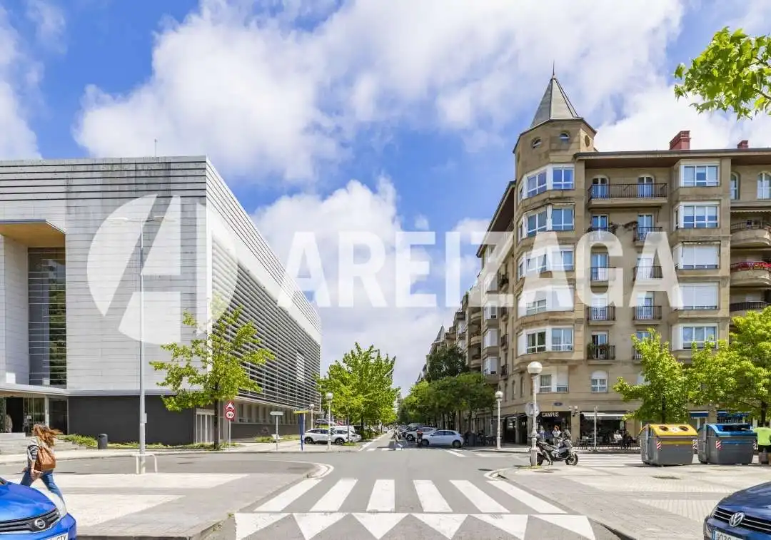 Exterior view of Flat for sale in Donostia - San Sebastián   with Heating, Terrace and Storage room