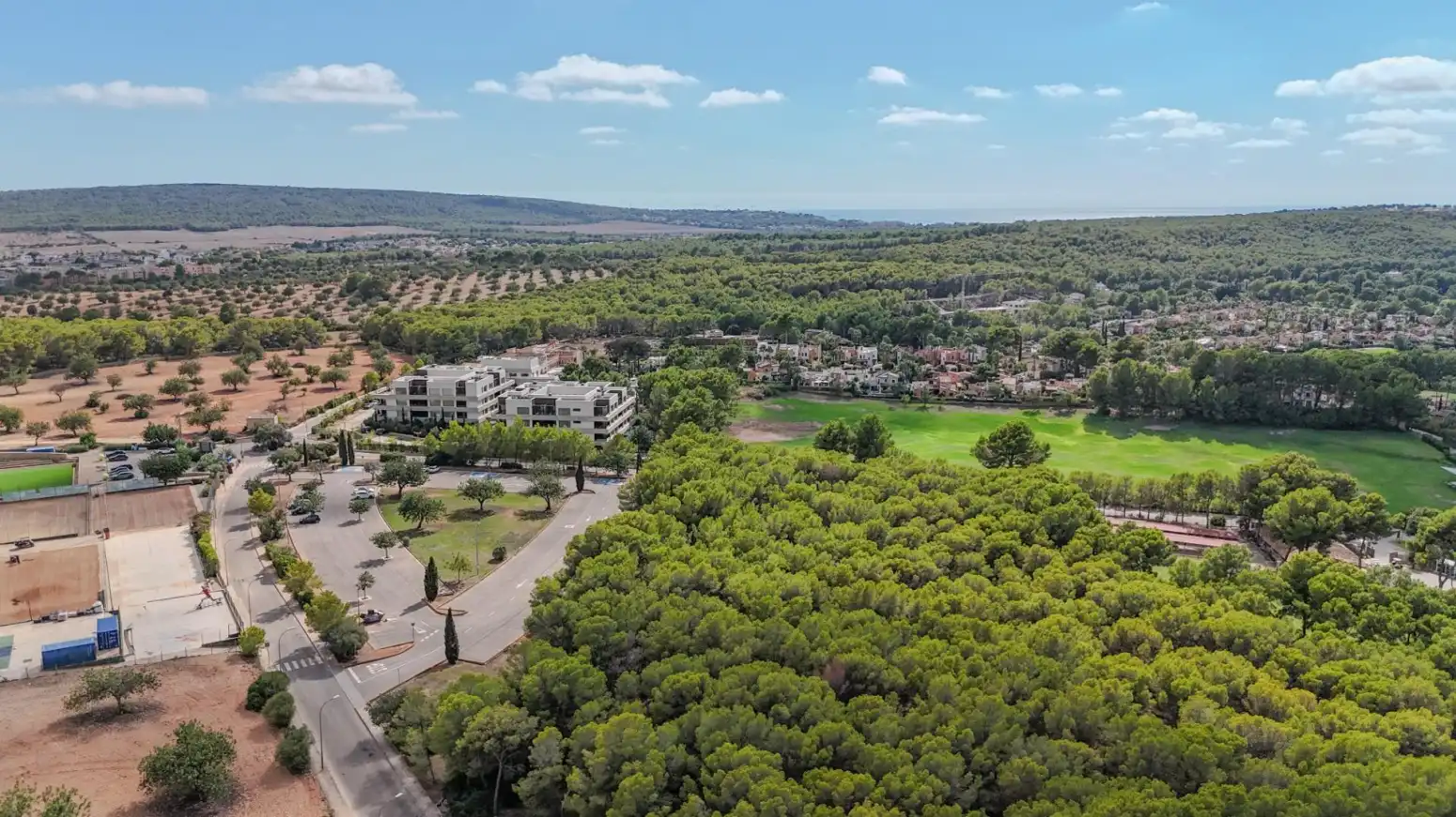 Vista exterior de Casa o xalet en venda en Calvià amb Aire condicionat, Piscina i Piscina comunitària