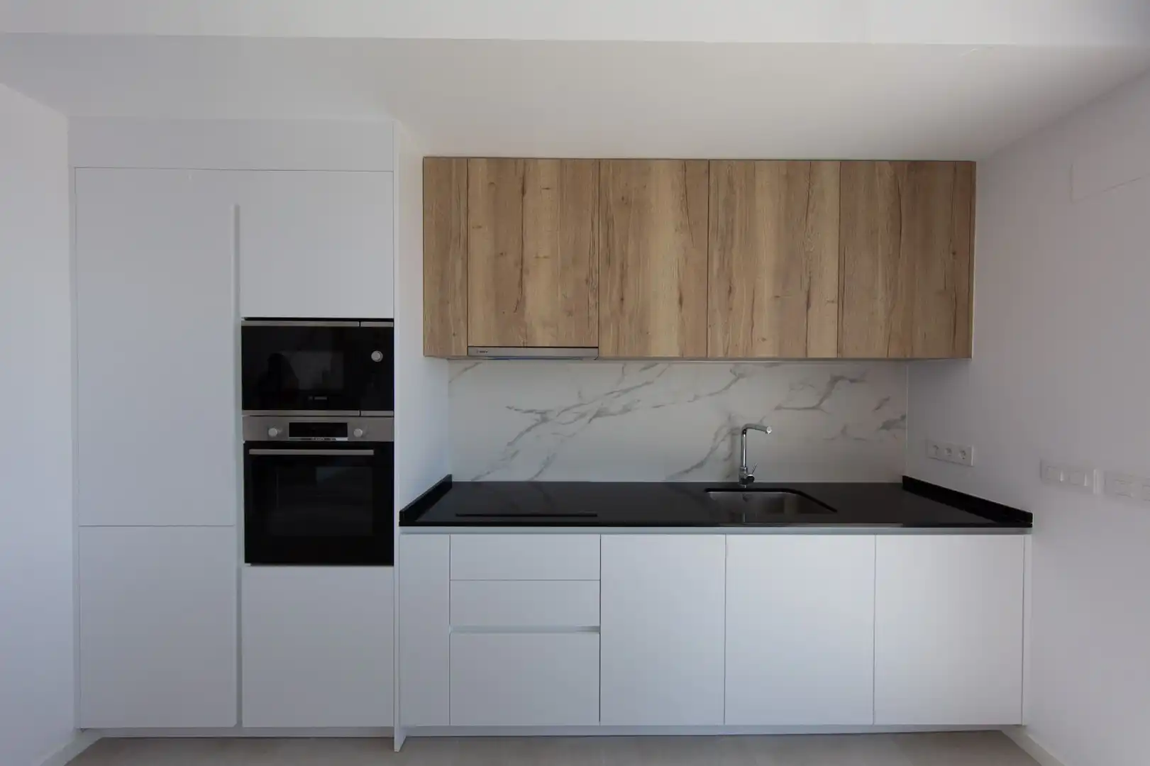 Cocina de Ático de alquiler en Finestrat con Aire acondicionado, Calefacción y Jardín privado