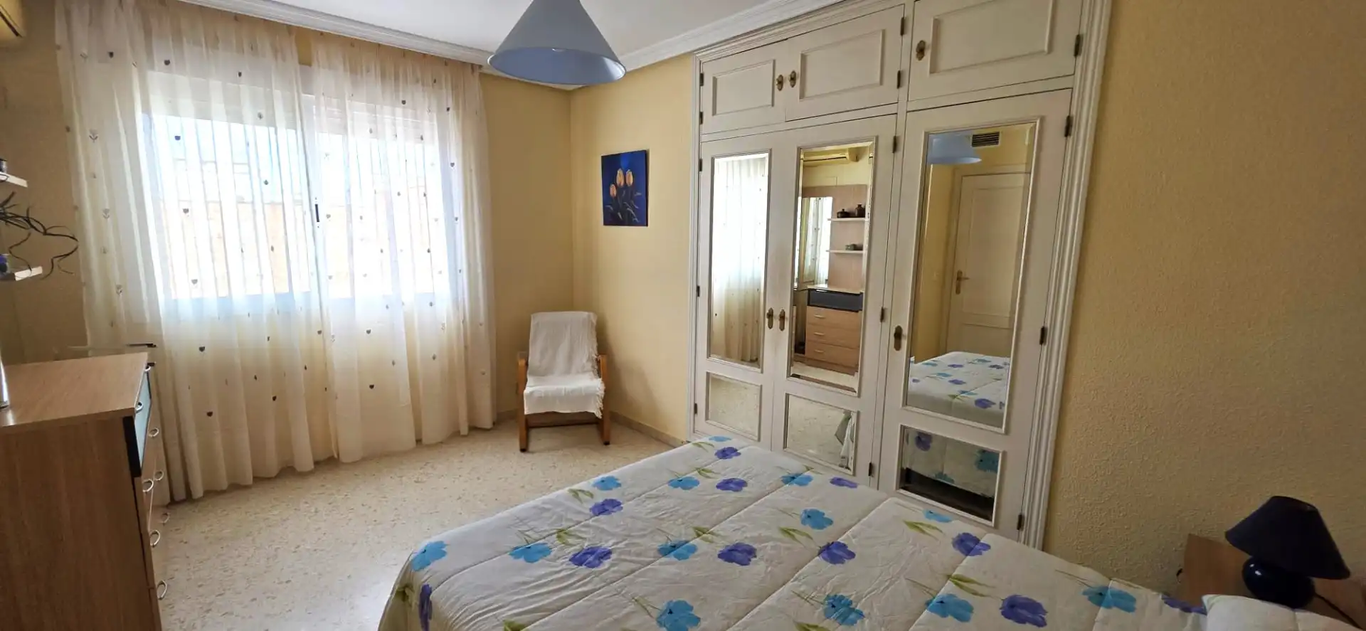 Habitación de Piso de alquiler en Badajoz con Aire acondicionado, Calefacción y Amueblado