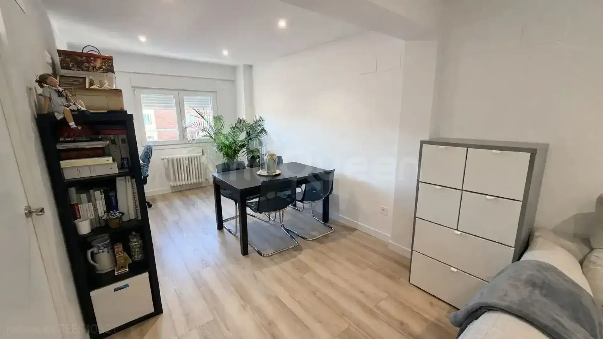 Dining room of Flat for sale in Zaragoza  with Heating, Terrace and Furnished