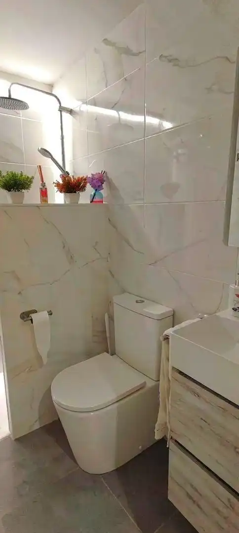Baño de Piso de alquiler en Gijón  con Calefacción y Amueblado