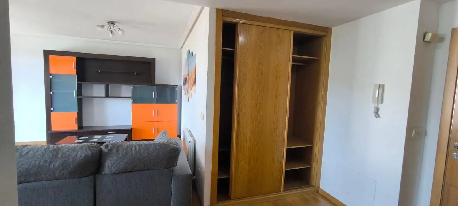Habitación de Apartamento en venta en Vilagarcía de Arousa con Calefacción, Parquet y Terraza