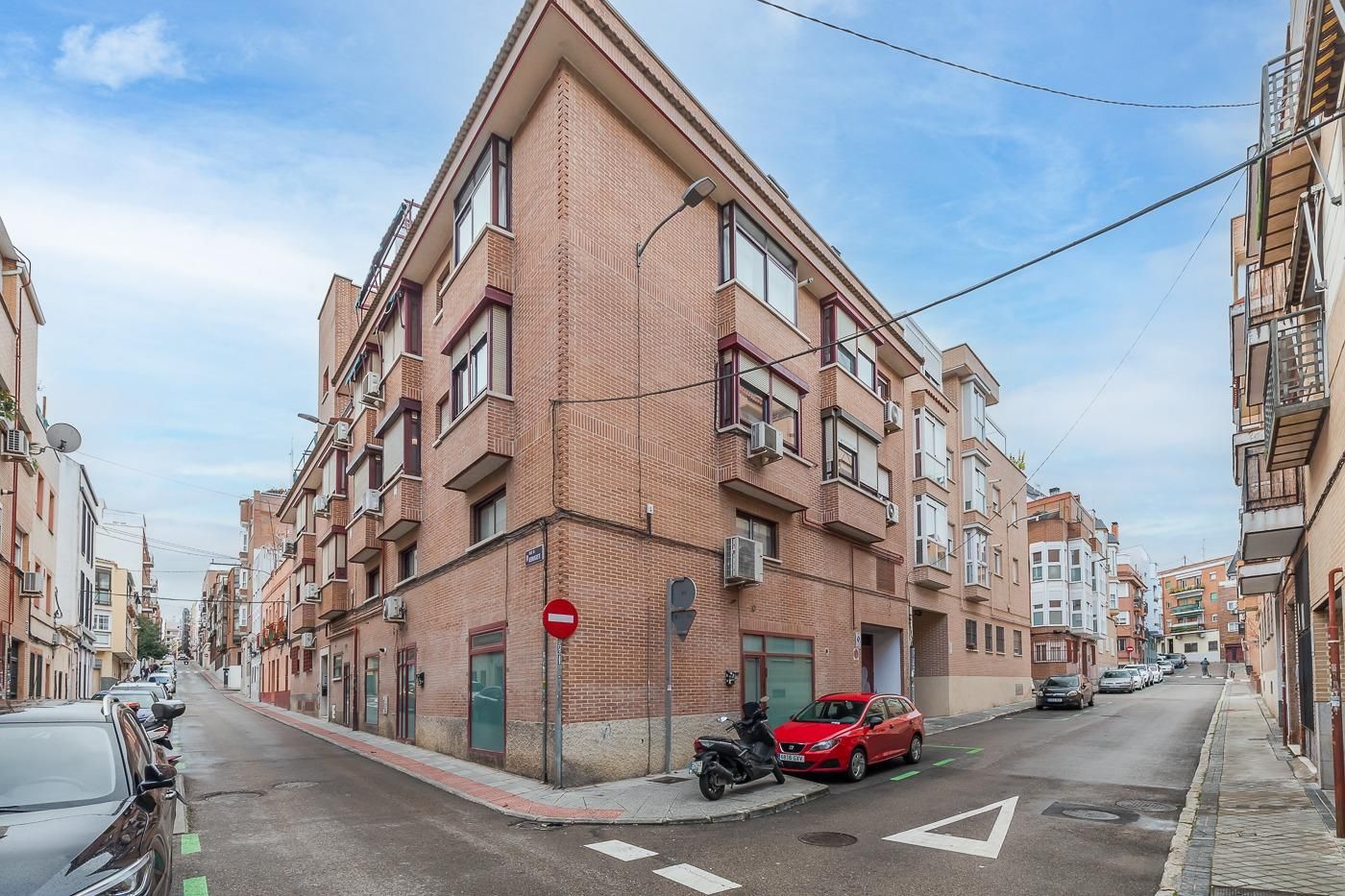 Vista exterior de Apartamento en venta en  Madrid Capital con Calefacción, Trastero y Amueblado