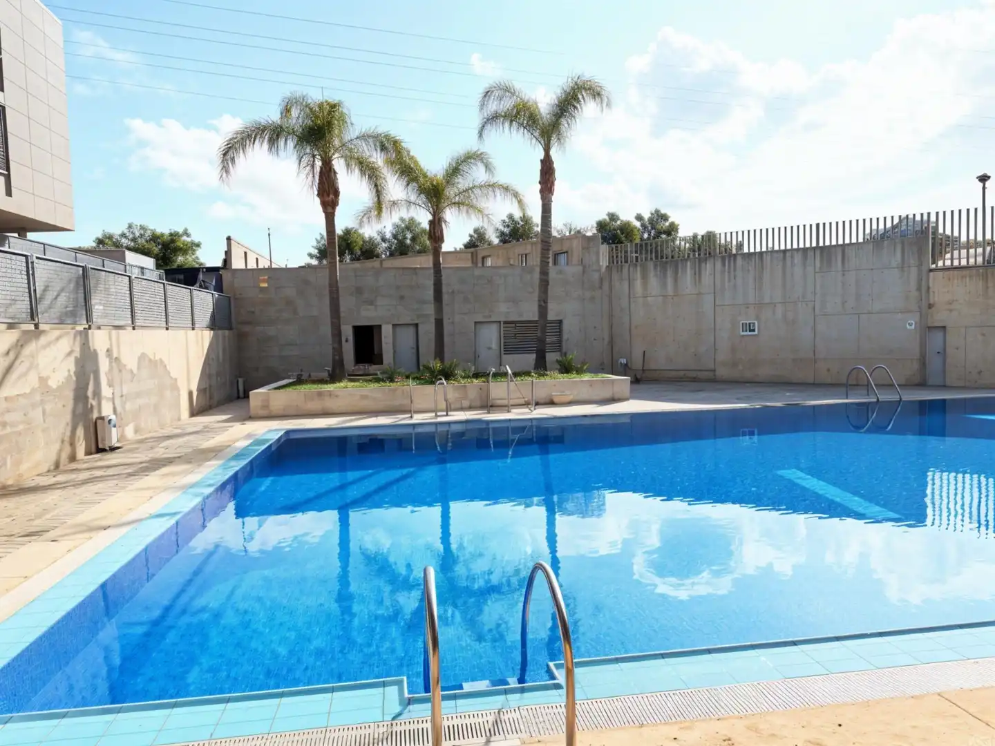 Schwimmbecken von Wohnungen zum Verkauf in Valencia