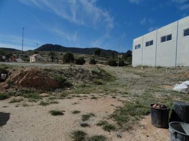 Terreno industrial en venta en Hondón de las Nieves / El Fondó de les Neus