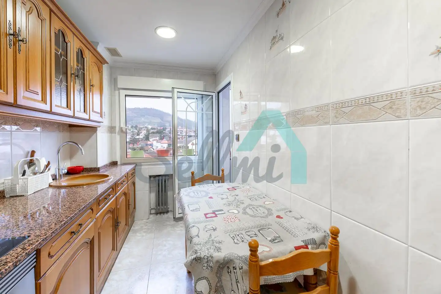 Cocina de Piso en venta en Oviedo  con Calefacción, Parquet y Terraza