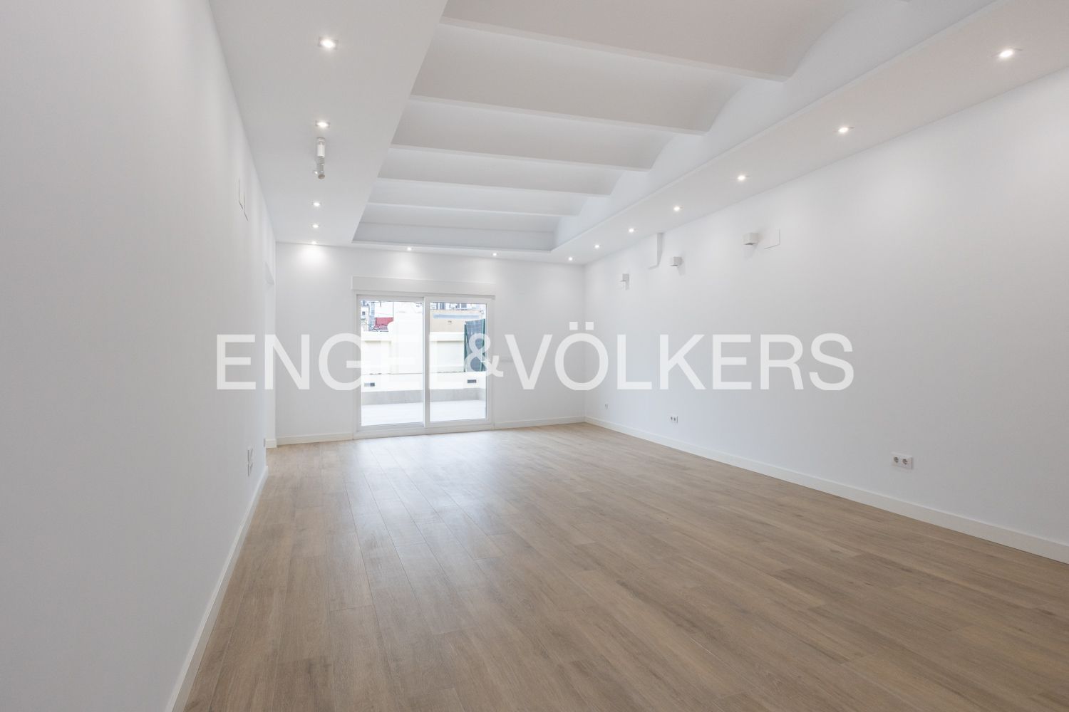 Attic for rent in  Valencia Capital  with Air Conditioner, Heating and Terrace