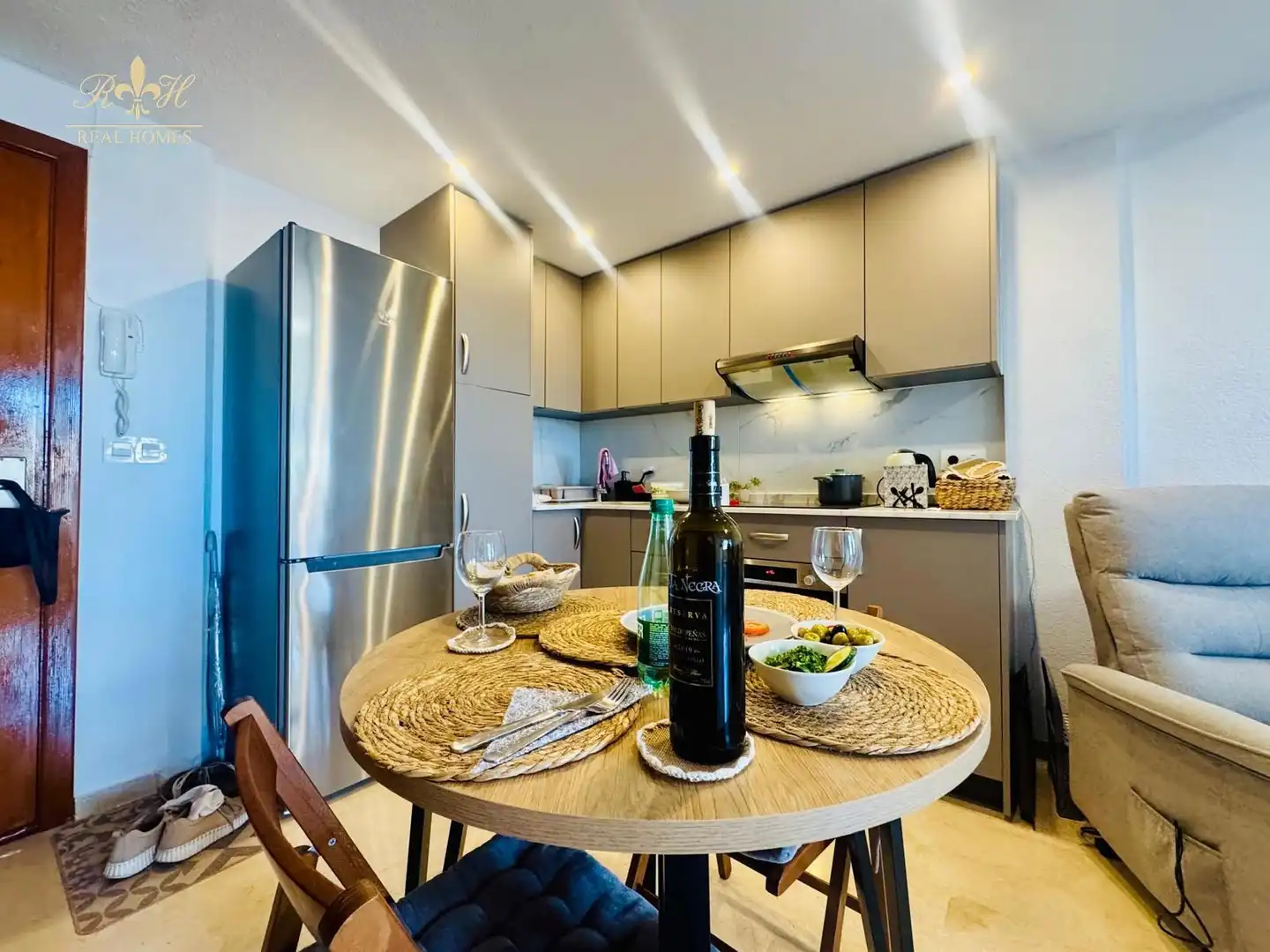 Cocina de Piso de alquiler en L'Alfàs del Pi con Aire acondicionado, Terraza y Piscina